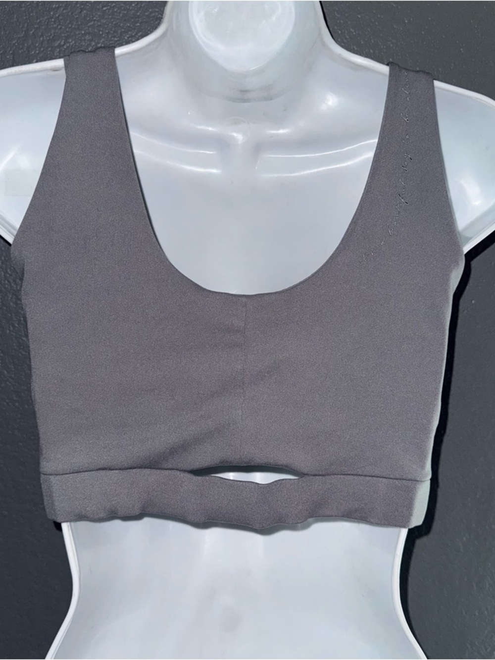 Gymshark Women’s Gray Sports Bra Cutout Crop Top size Medium - Large - Picture 4 of 7